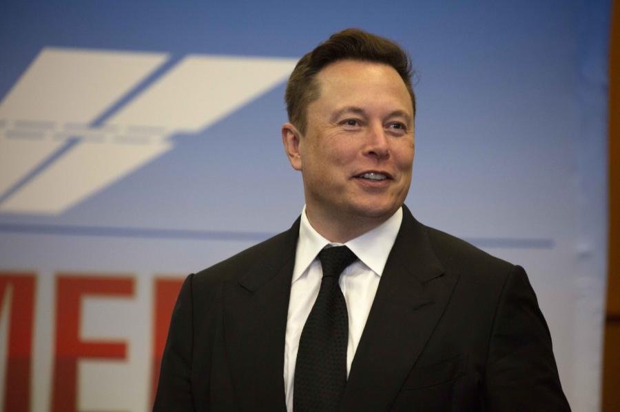 Илон Маск впервые вошел в топ-10 миллиардеров по версии Forbes