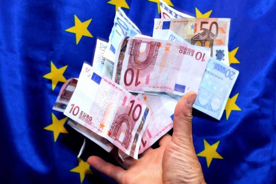 Европа поставила под угрозу мировое господство доллара