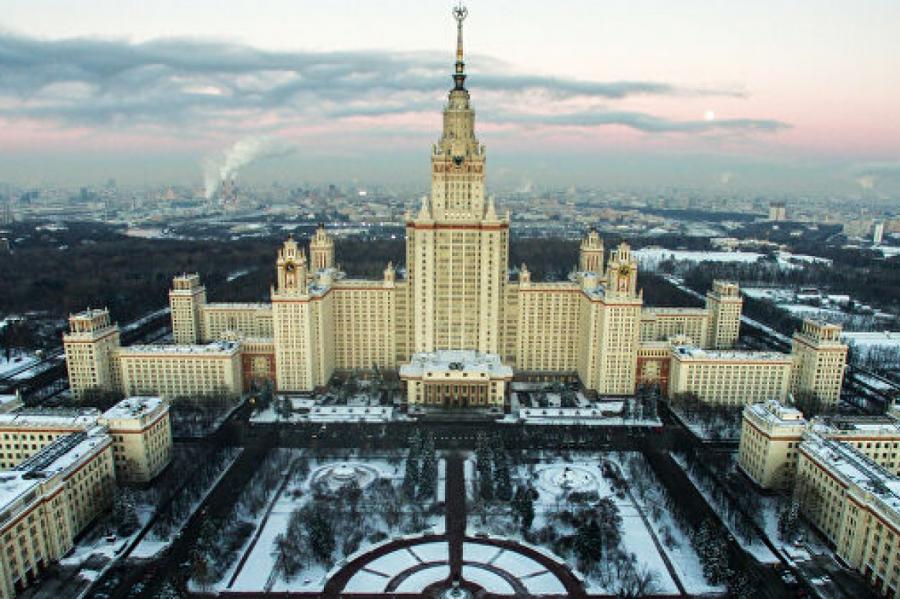 Скандал: родственники чиновников поступают в российские вузы без конкурса