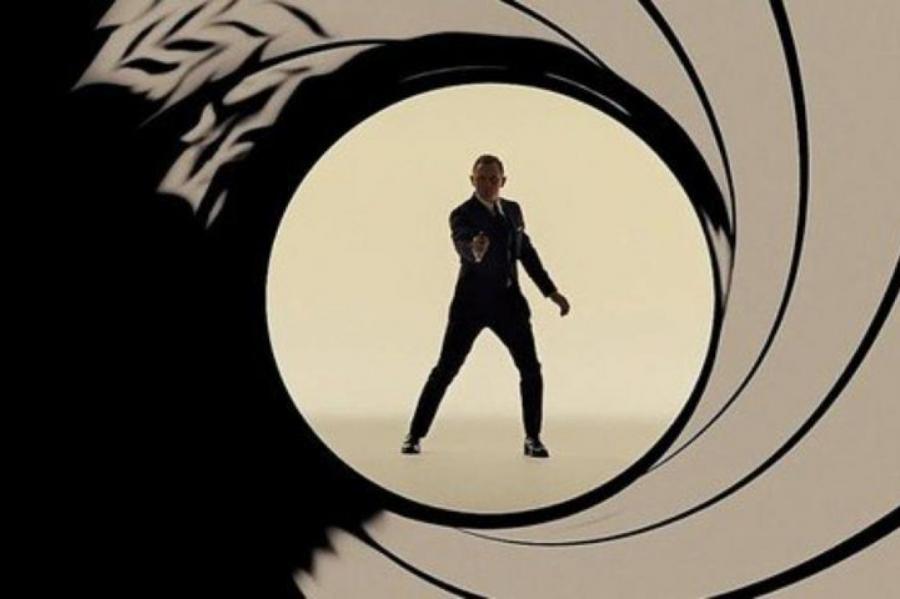 Поклонники вычислили слабые места Агента 007! Омлет с беконом или икра белуги?