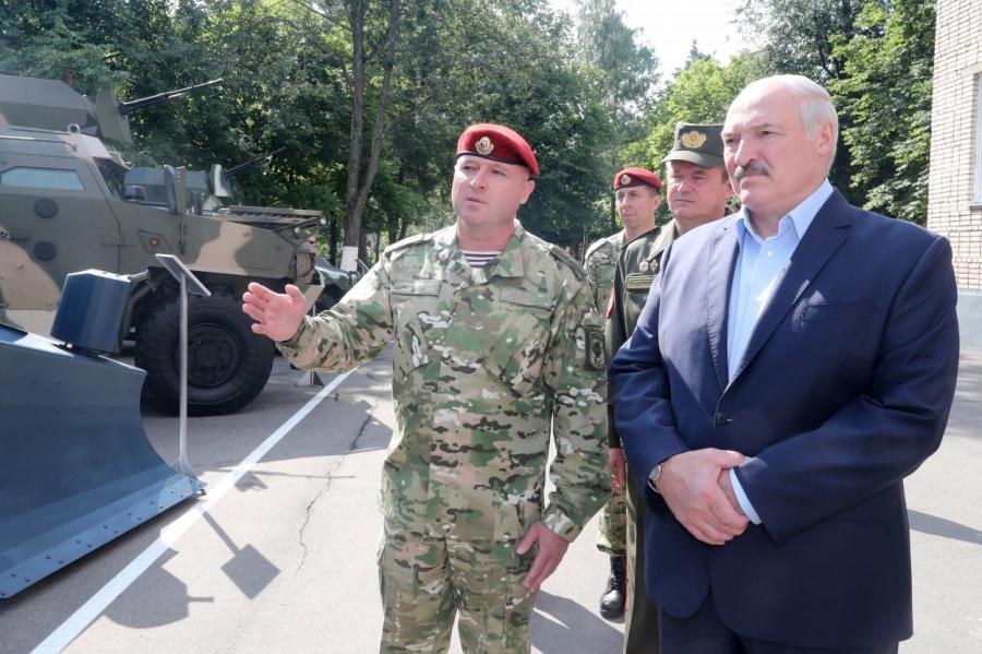 Лукашенко заявил о переброске из РФ еще одного отряда для дестабилизации страны