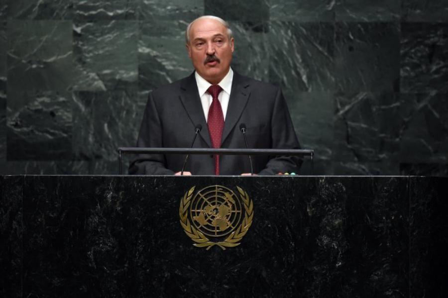 Лукашенко заявил, что готов дать вооруженный отпор