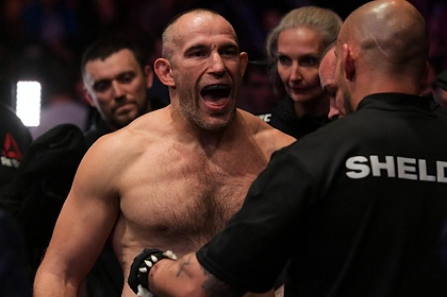 Олейник отреагировал на плевок американского бойца UFC