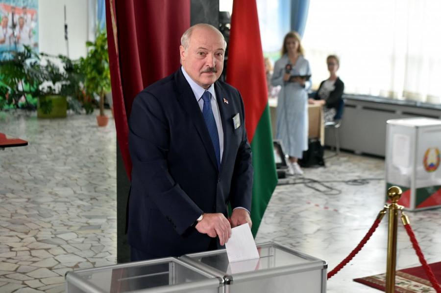 Батька навсегда? Опубликованы данные exit poll по выборам в Белоруссии