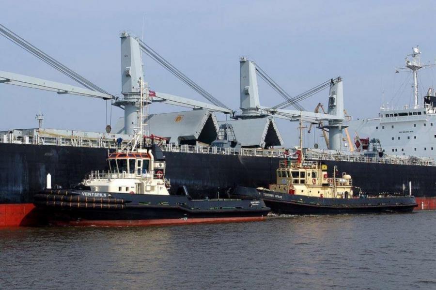 В Салацгривском порту за семь месяцев перевалено меньше грузов