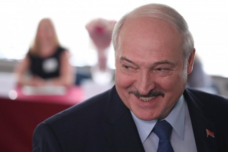 Лукашенко призвал граждан "не высовываться на улицы"