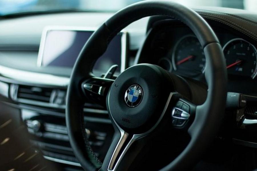 GPS в помощь: как удалось вернуть украденный в Риге автомобиль BMW