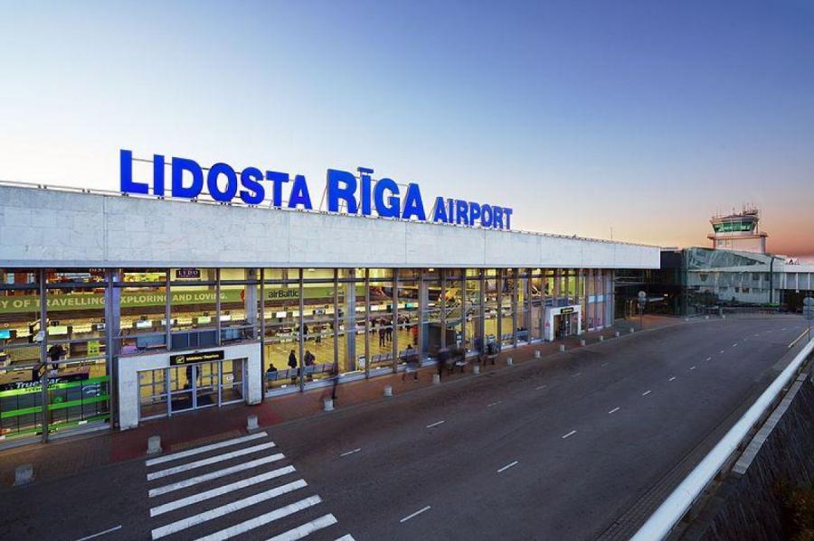 В аэропорту "Рига" за восемь месяцев обслужено на 67,5% меньше пассажиров