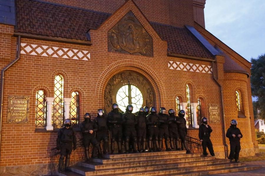 НГ: католиков в Белоруссии приравняли к оппозиции
