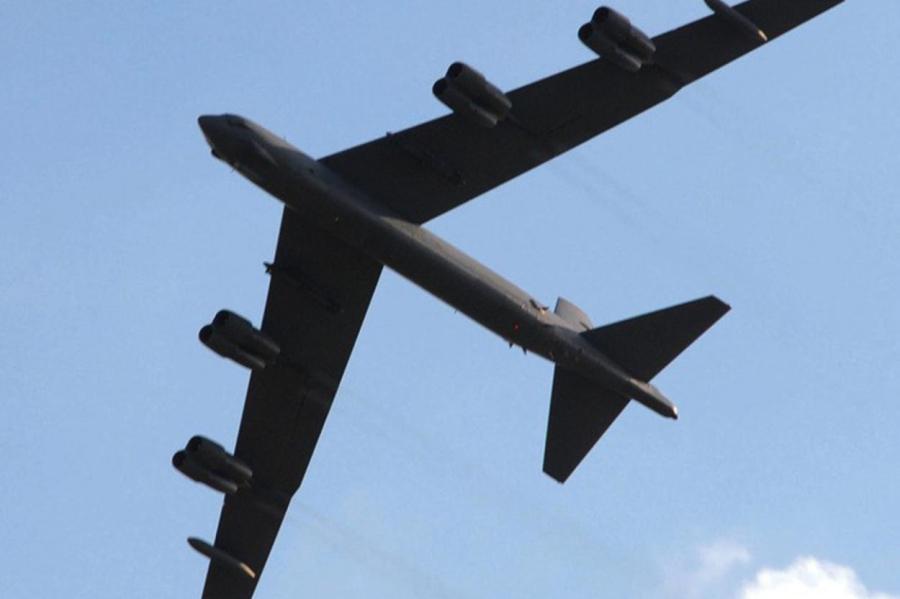 Шойгу: самолеты НАТО имитируют ракетные удары по России
