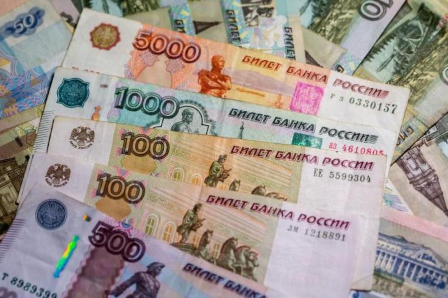 Медведев предложил ввести в России базовый доход