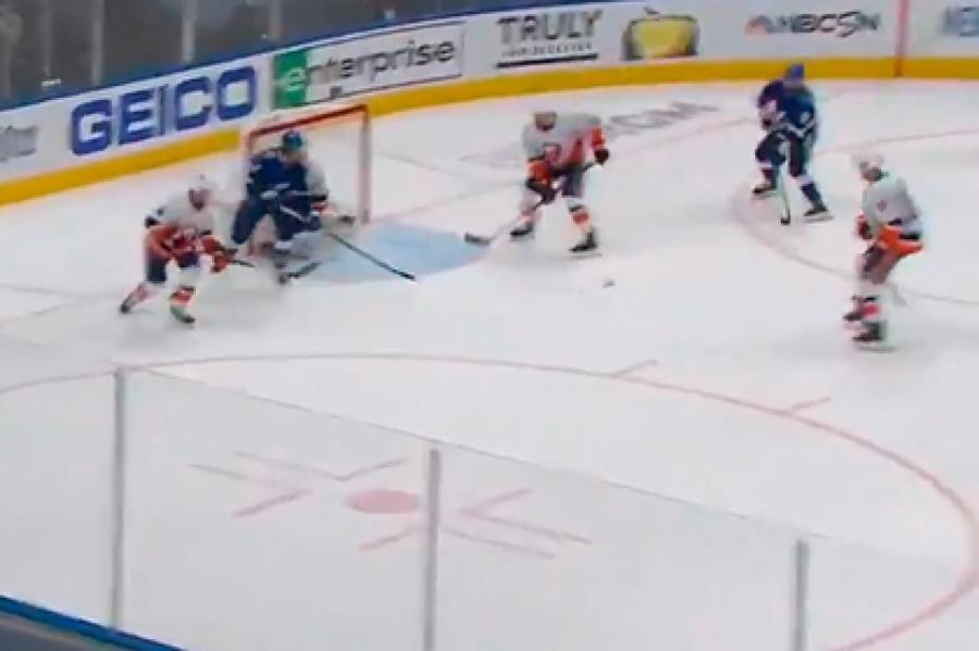 Российский игрок НХЛ забросил невероятную шайбу за мгновения до сирены