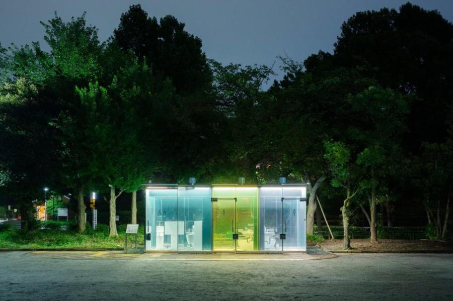 Архитектура: «Туалеты-фонари» в японском парке