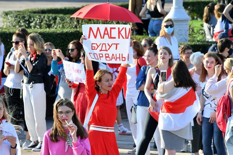 В Минск подогнали спецтехнику перед новой акцией протеста