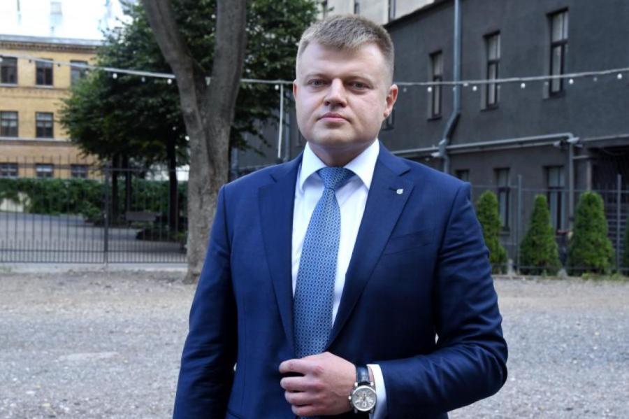 Убийство адвоката: глава МВД пытается остановить возврат Латвии в «лихие 90-е»