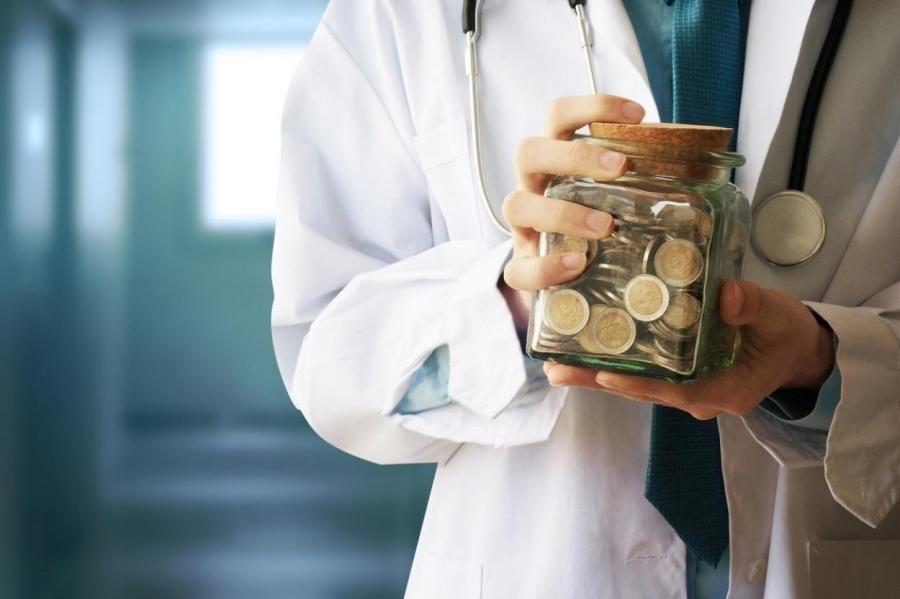 Минздрав предлагает докторам поделиться деньгами с пациентами