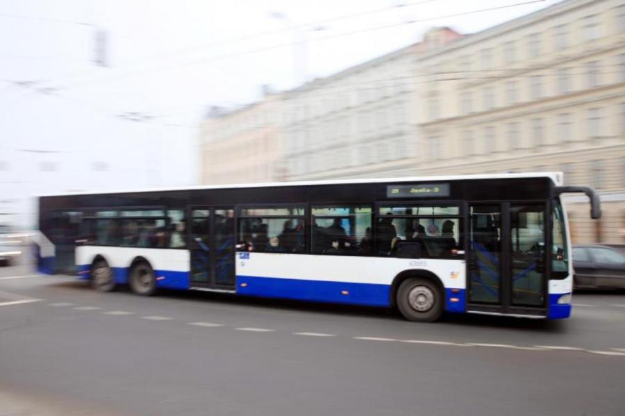 Расследование: коронавирус катался по Риге на автобусе номер 50