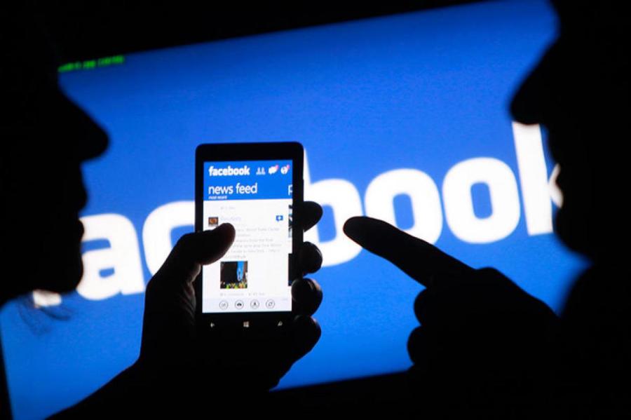 Facebook удалил три сети аккаунтов из России