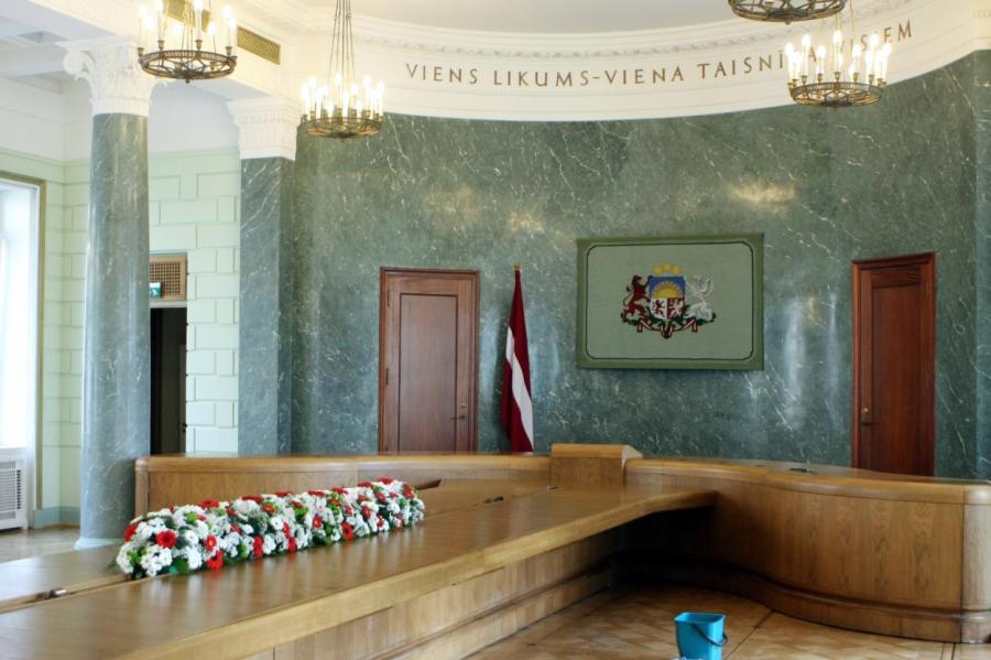 В кабинетах пусто: правительство Латвии решило остаться на удалённой работе