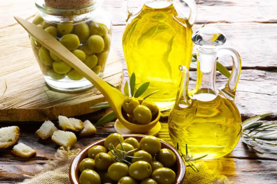 Оливковое масло: полный гид - полезные свойства, история, факты, виды и применение