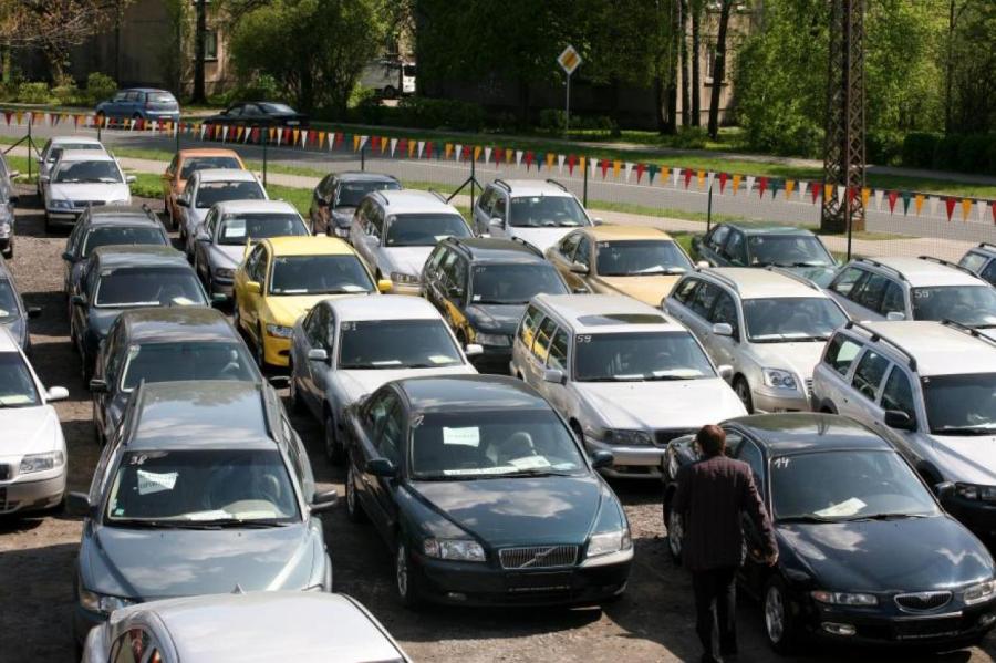 В Латвии хотят ввести налог на регистрацию автомобилей