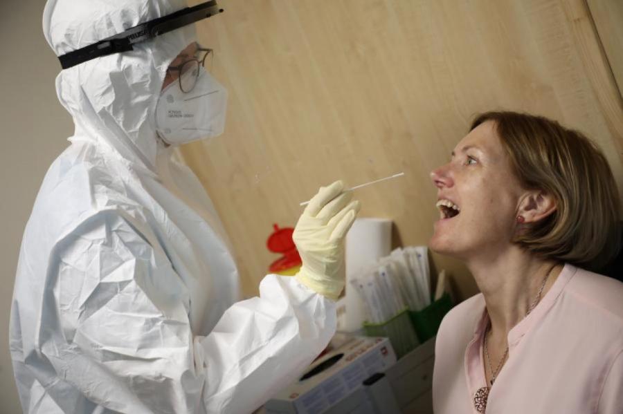 По мнению ВОЗ в Латвии коронавирусом могли заразиться 200 тысяч человек