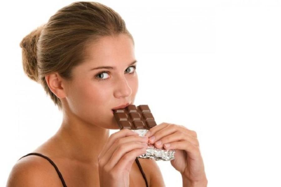 Шоколадка каждый день — и вкусно, и защищает от деменции
