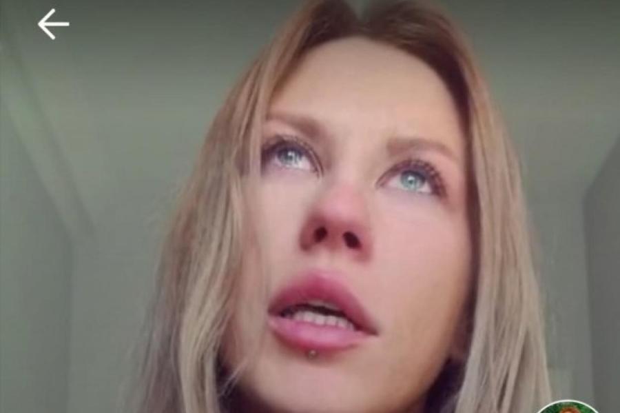 Латвийская певица со слезами на глазах рассказала о насилии в своем доме