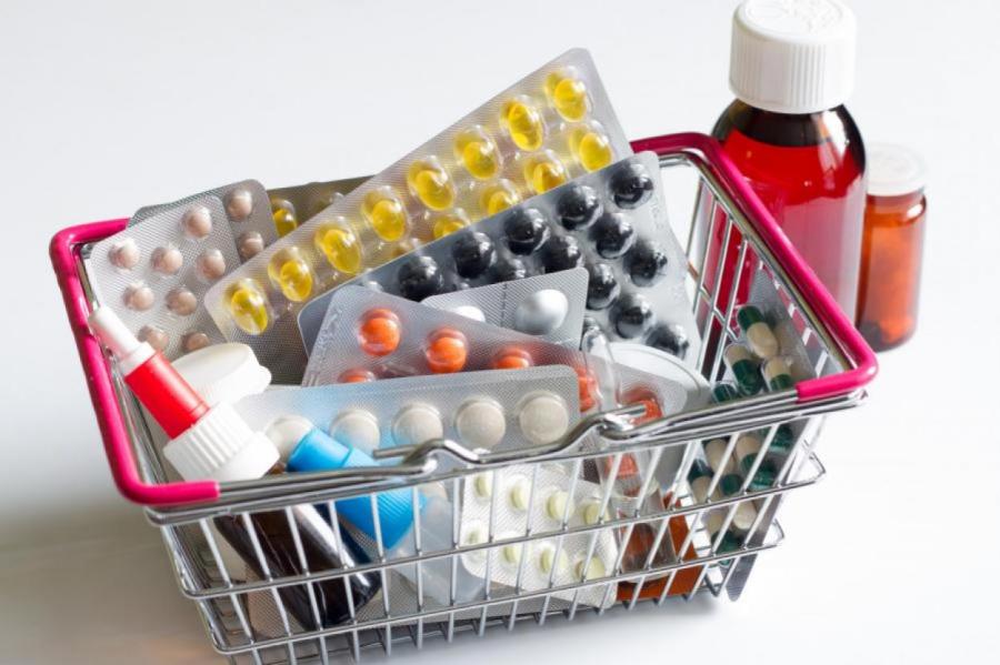 Аптеки начинают доставку лекарств на дом по всей Латвии