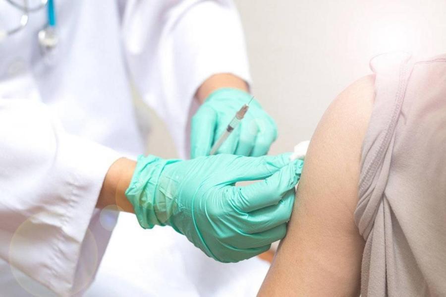 Минздрав: в Латвии резко вырос спрос на прививки от гриппа
