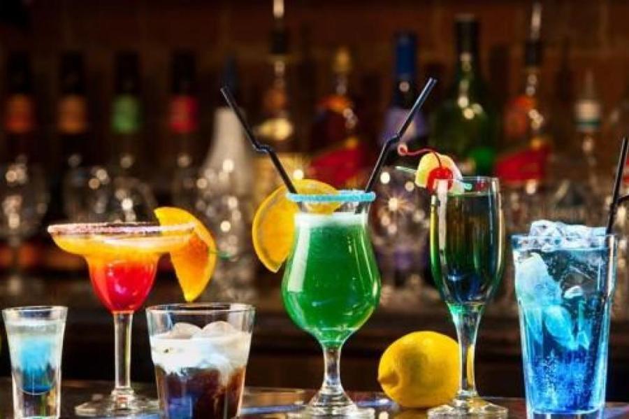 Из-за новых ограничений в Латвии работу могут потерять 40% работников баров