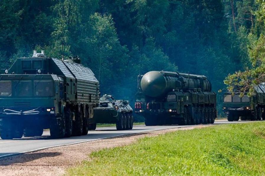 На коленях перед США: Россия согласилась заморозить ядерный арсенал