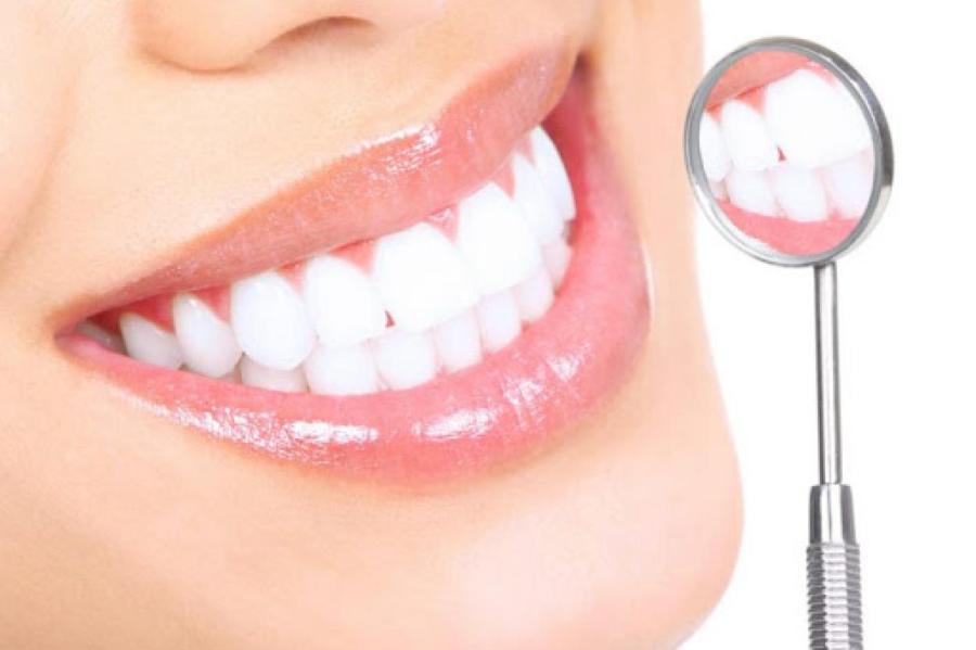 5 процедур, которые стоматологи делают себе и вам советуют