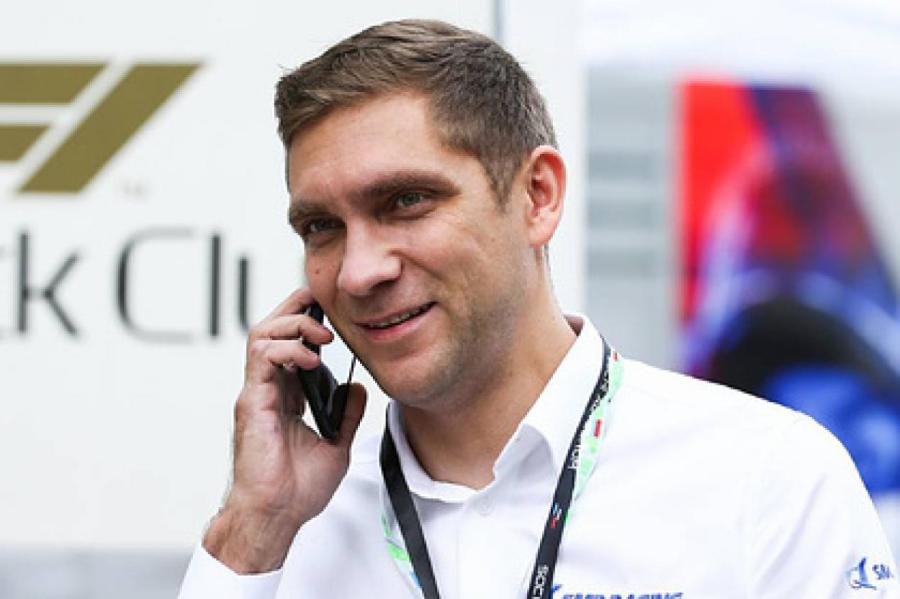 В «Формуле-1» ответили на возмущение Хэмилтона в адрес российского гонщика