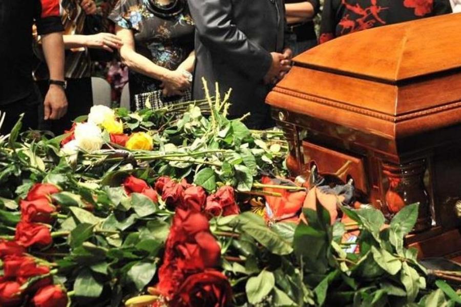 Новый закон: Латвия должна будет возить даже матерых зеков на похороны близких