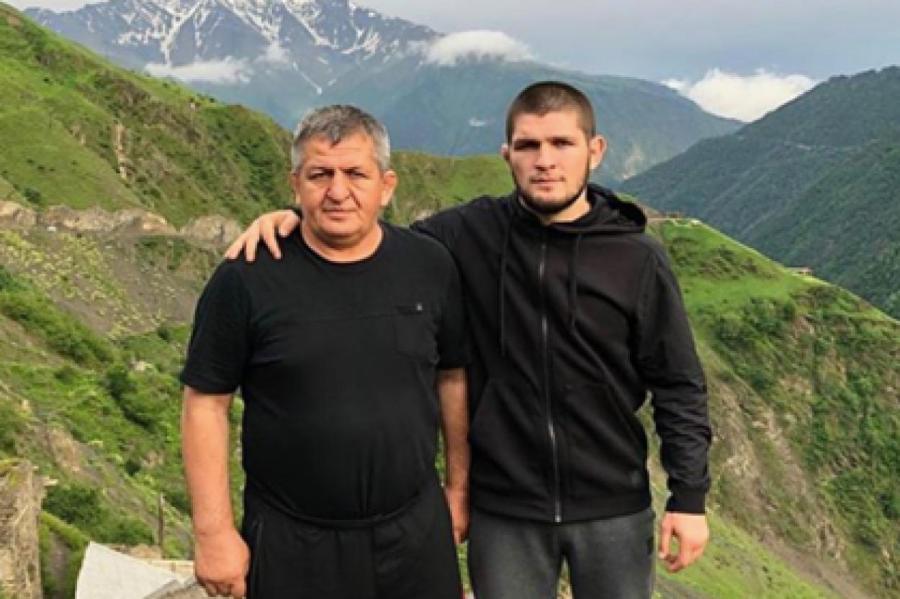 Нурмагомедов посвятил пост умершему отцу после победы над Гейджи