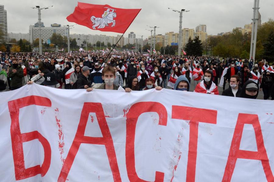 Протесты в Беларуси: задержаны почти 300 человек; начинается всеобщая забастовка