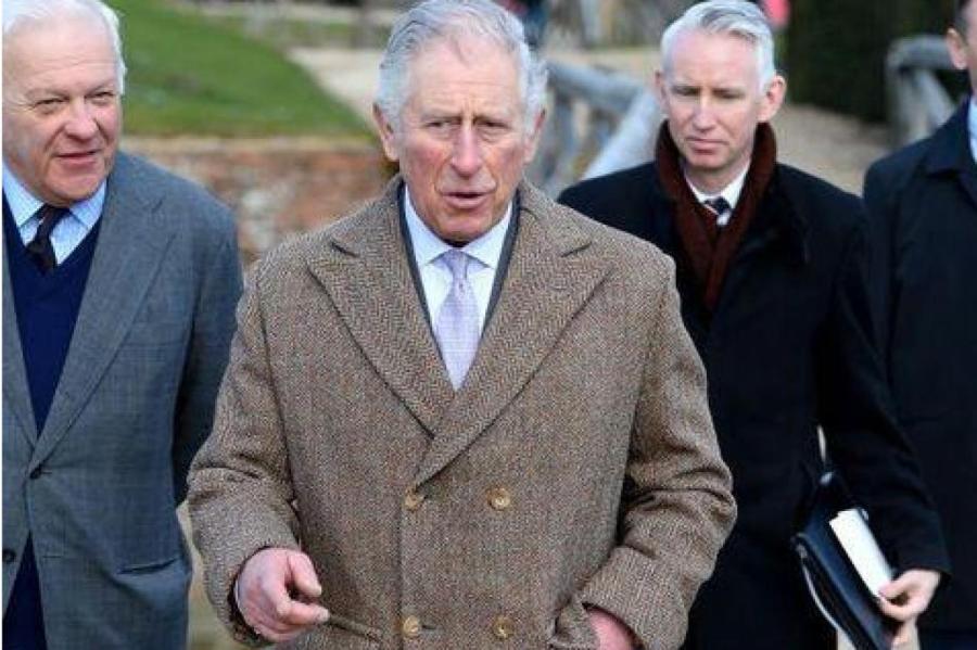 Король аккуратности: принц Чарльз на протяжении сорока лет носит одно пальто