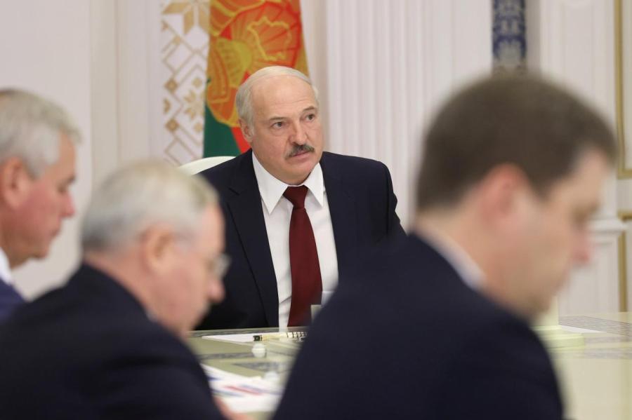 Лукашенко назвал источник финансирования бастующих на заводах