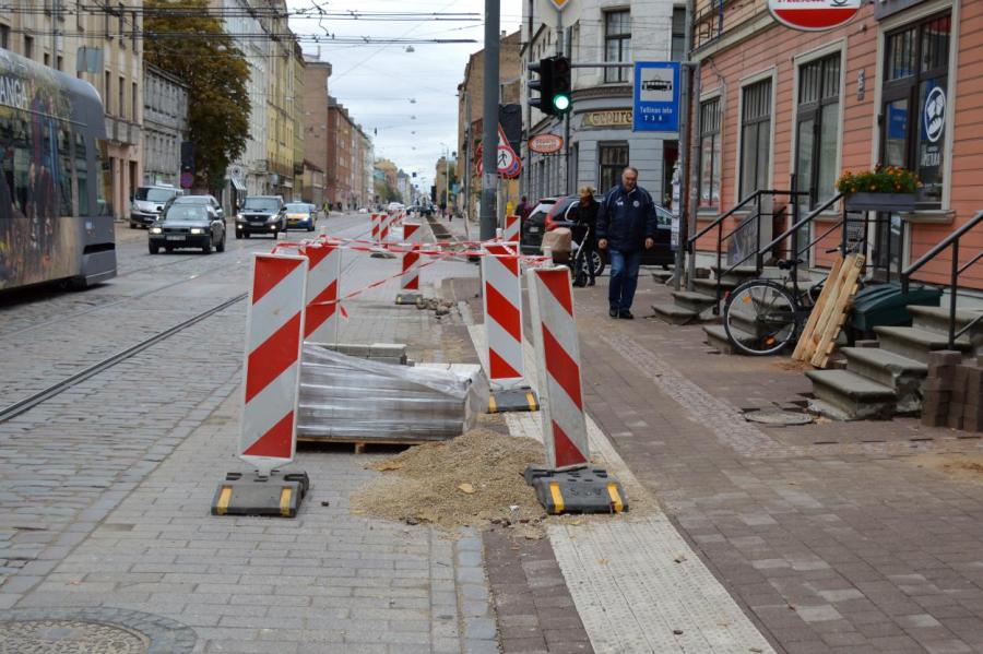 На ремонт рижской улицы Кр. Барона ушли миллионы евро. Куда они делись?