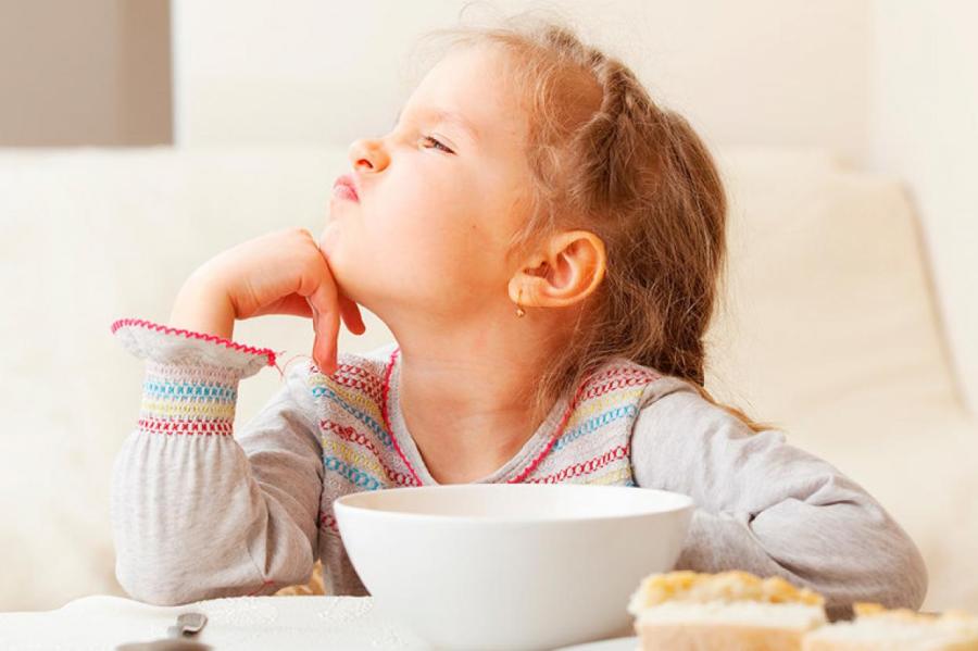9 распространенных мифов о кормлении детей