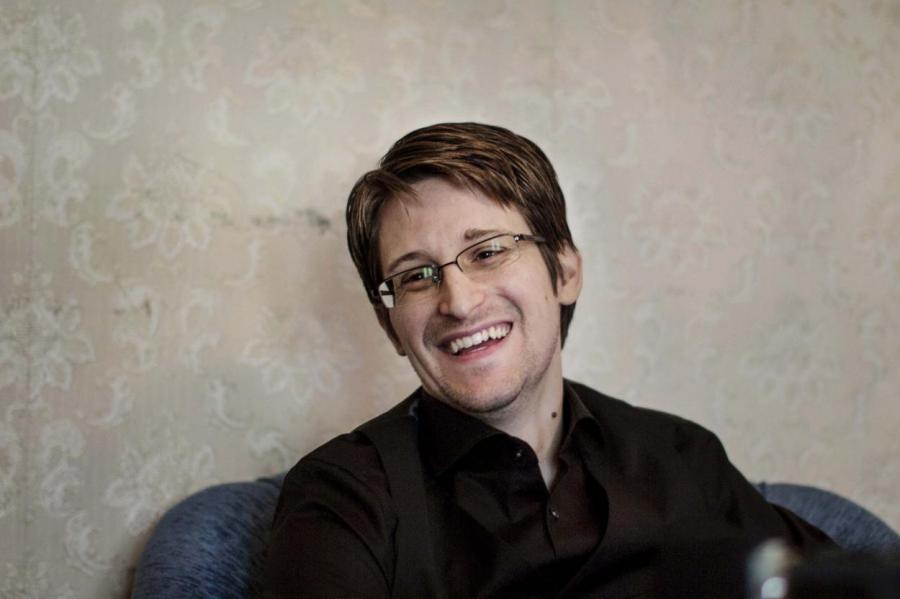 Сноуден решил получить российское гражданство