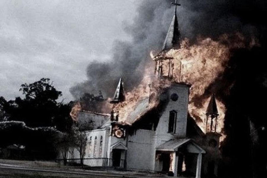 Подозрительно: в Канаде за ночь сгорели две церкви