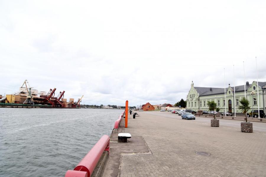 Вентспилсский порт за десять месяцев перевалил на 40% грузов меньше