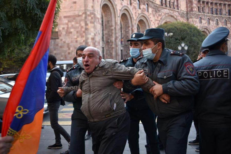 Армянская оппозиция объявила о создании комитета национального спасения
