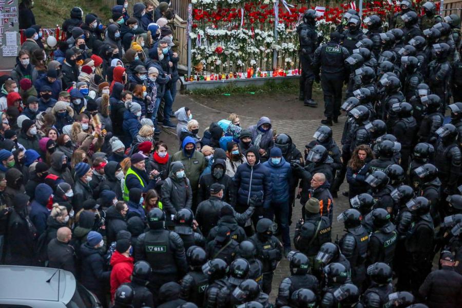 В Минске протестующим начали отключать воду; проблему решают в ООН