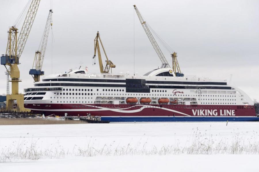 ВИДЕО: cудно Viking Line с пассажирами село на мель в Балтийском море