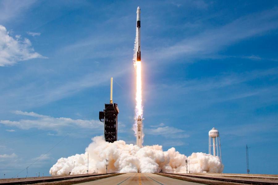 Ракета SpaceX успешно вывела на орбиту спутник для изучения океана