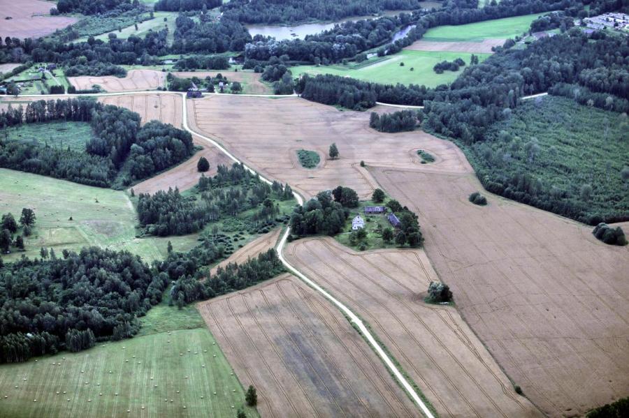 Земля и воля: минюст Латвии занялся переделом собственности