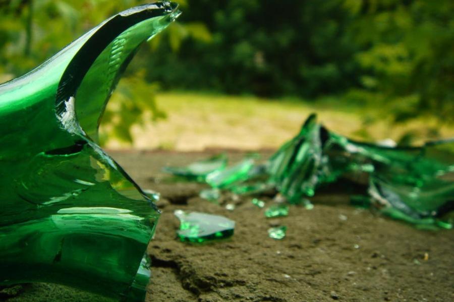 Стеклянные бутылки вредят природе больше, чем пластиковые